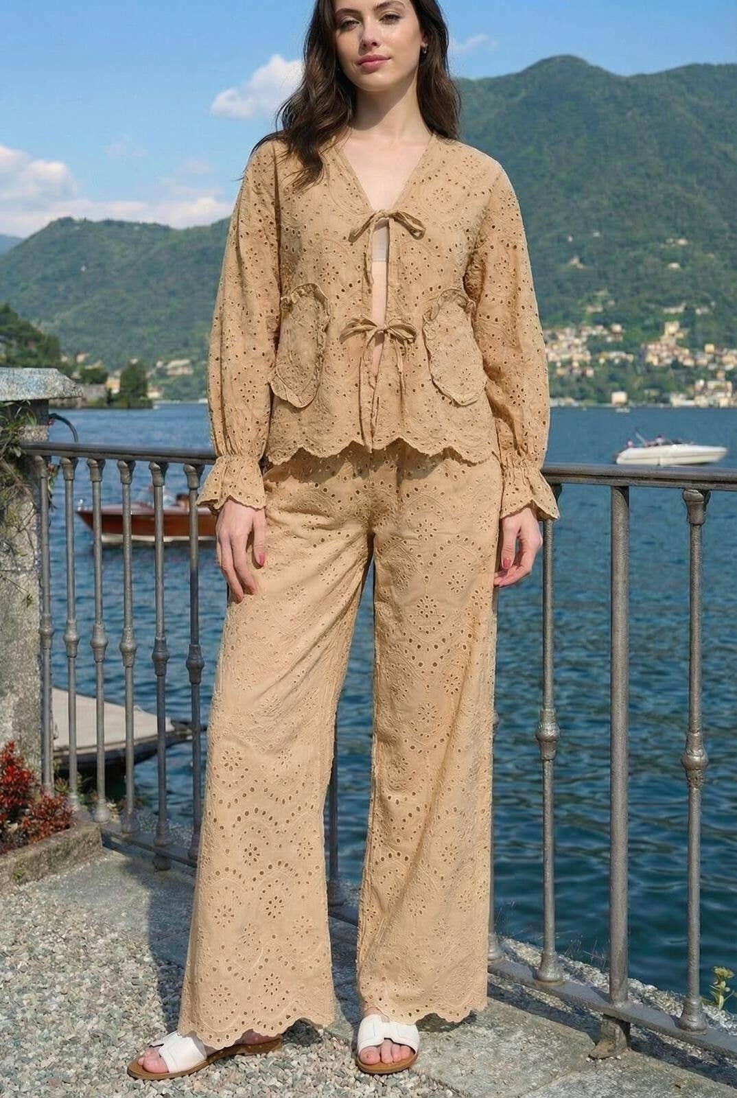 Chemise Broderie Porté Avec Le Pantalon2378B