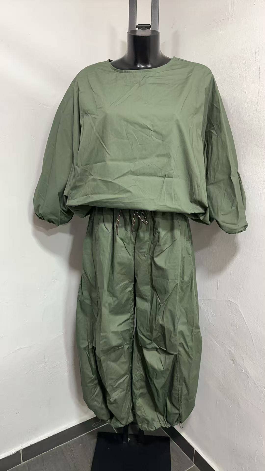 Pantalon Kaway Oversize Porté Avec Le Haut2406 Vendu Séparément