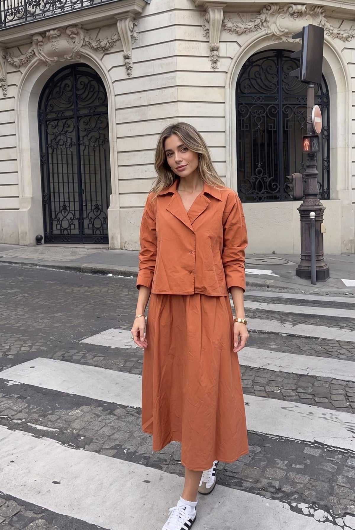 Chemise Popeline Portée Avec La Jupe10289 Vendu Séparément