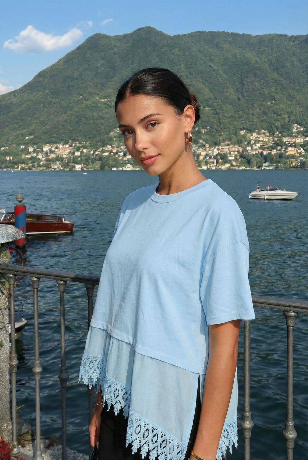 Haut Manche Courte Avec Dentelle Asymétrique
