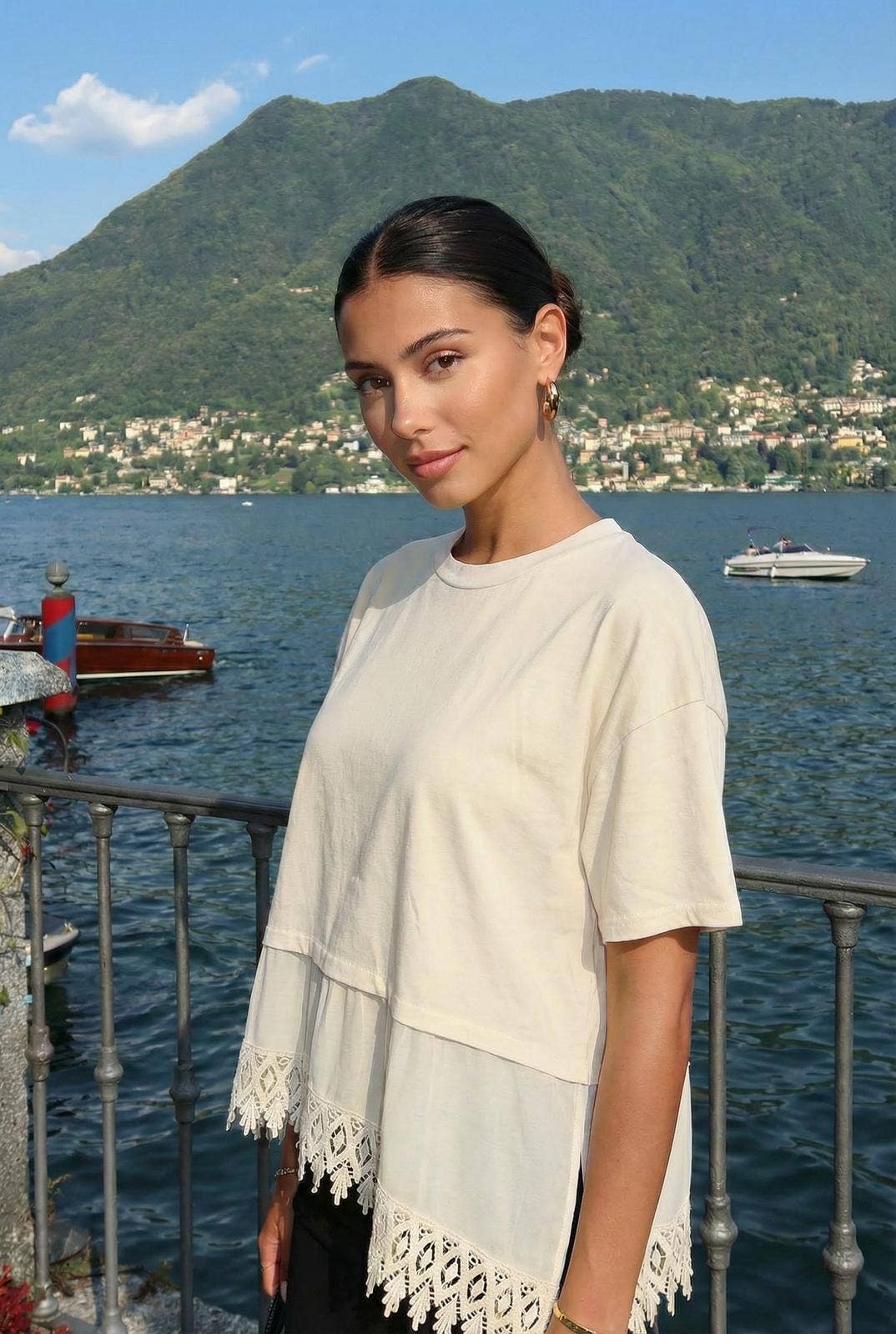 Haut Manche Courte Avec Dentelle Asymétrique