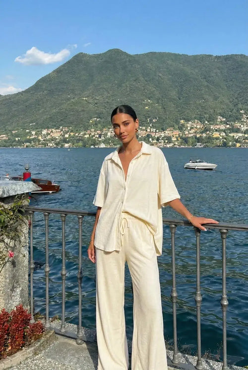 Chemise En Eponge Porté Avec Le Pantalon9675