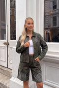 Bermuda en Coton Imprimé Camouflage à Strass