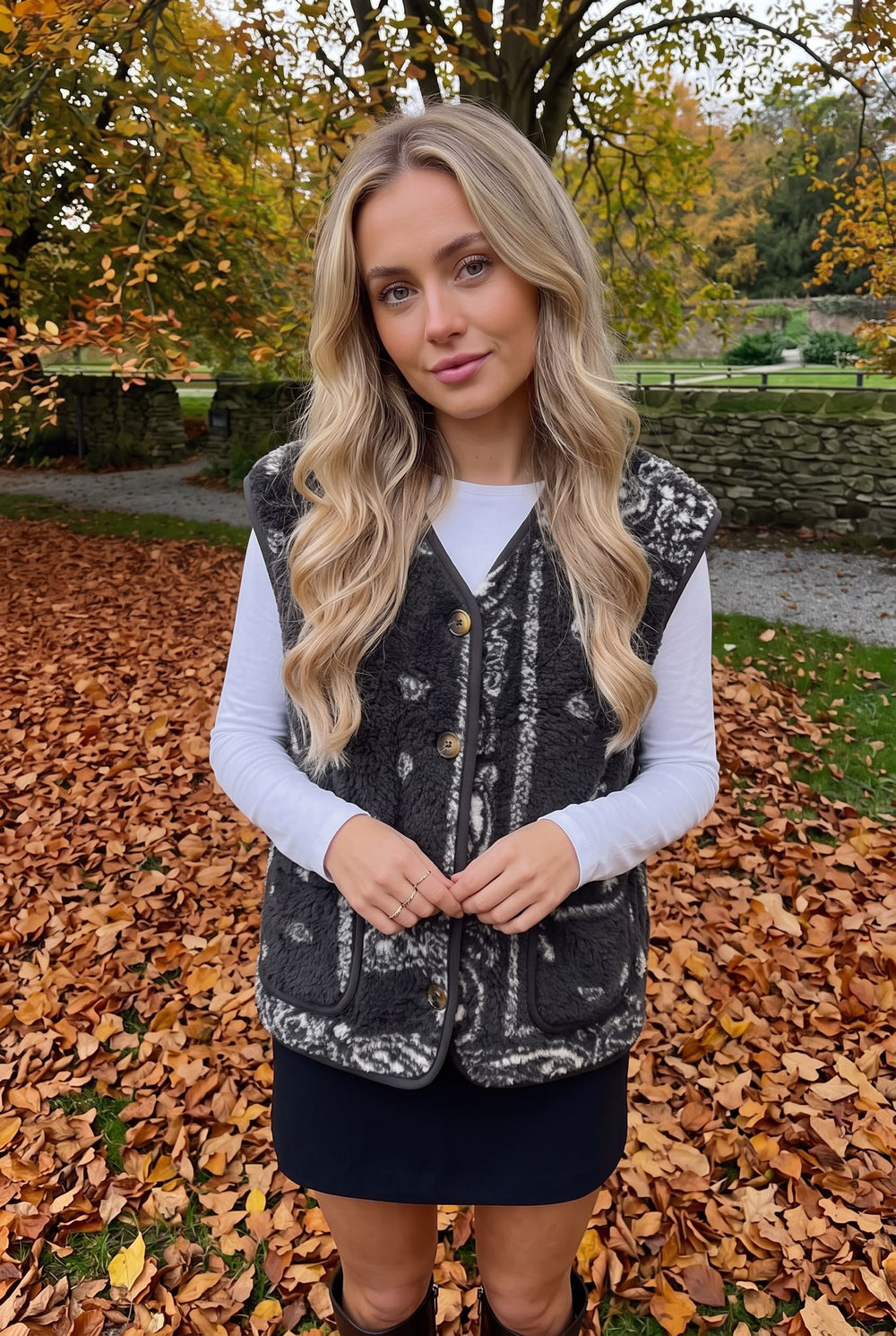 Gilet Sans Manches en Style Moumoute Imprimée à Boutons