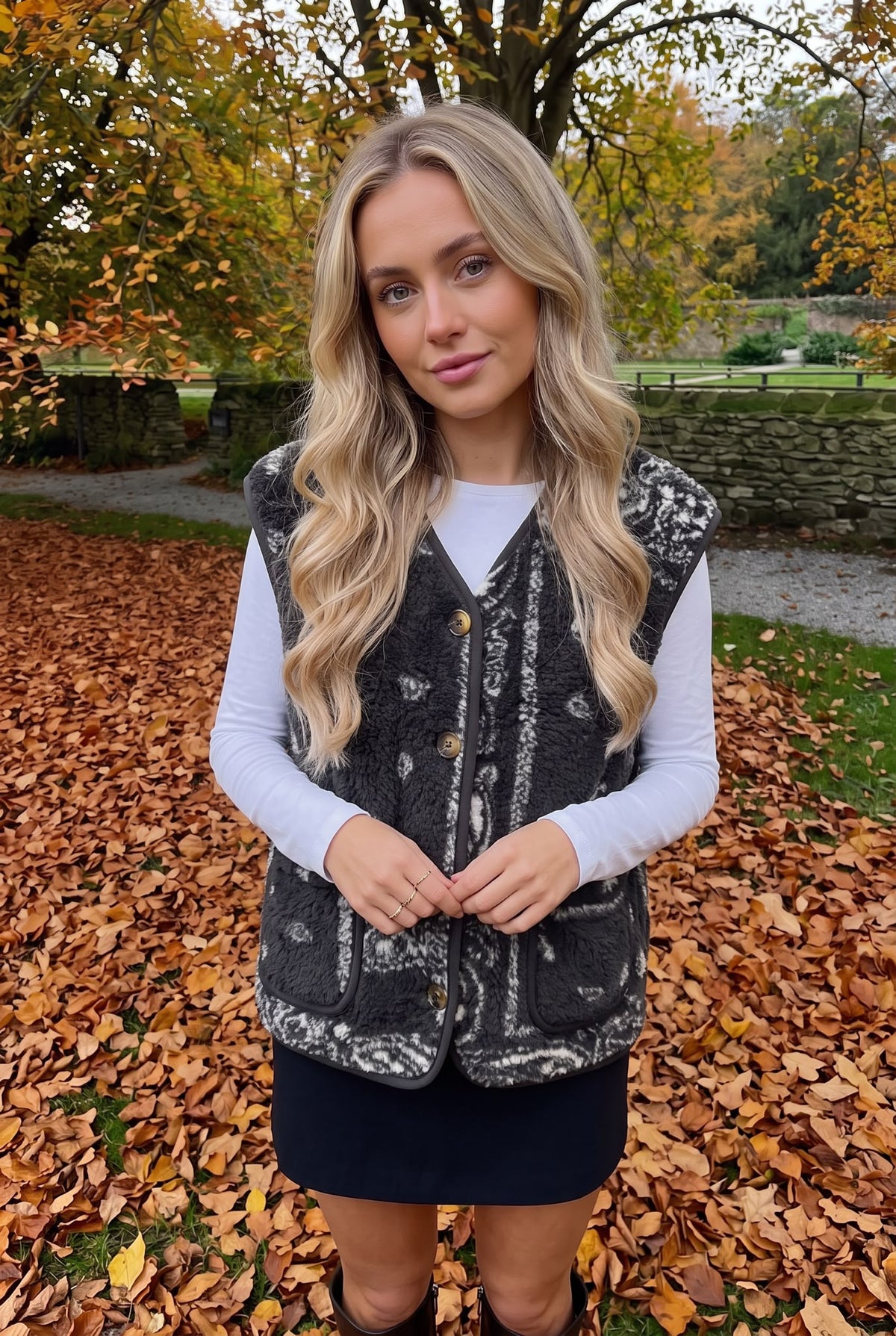 Gilet Sans Manches en Style Moumoute Imprimée à Boutons