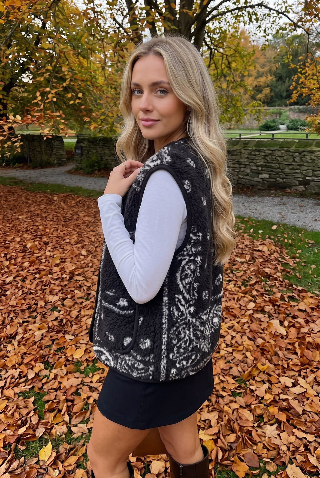 Gilet Sans Manches en Style Moumoute Imprimée à Boutons