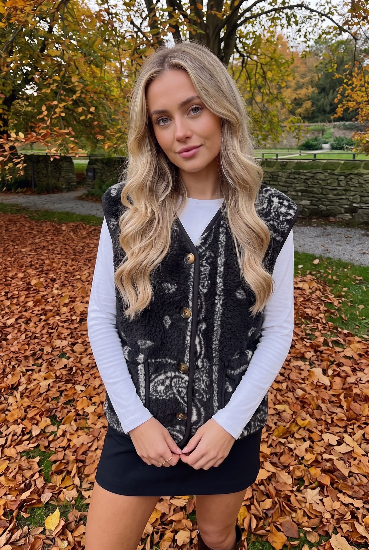 Gilet Sans Manches en Style Moumoute Imprimée à Boutons