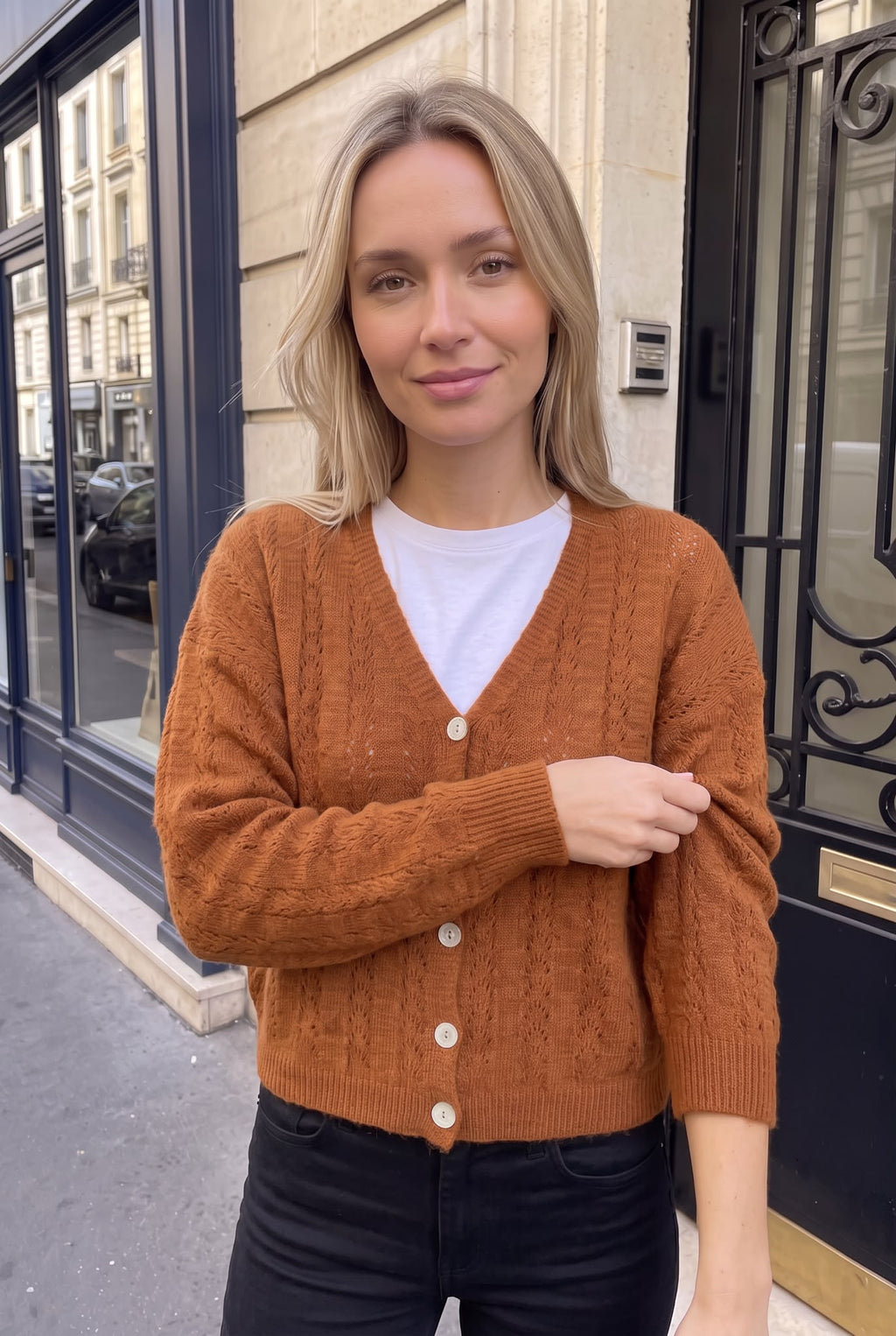 Gilet en Laine Ajourée Col V à Boutons