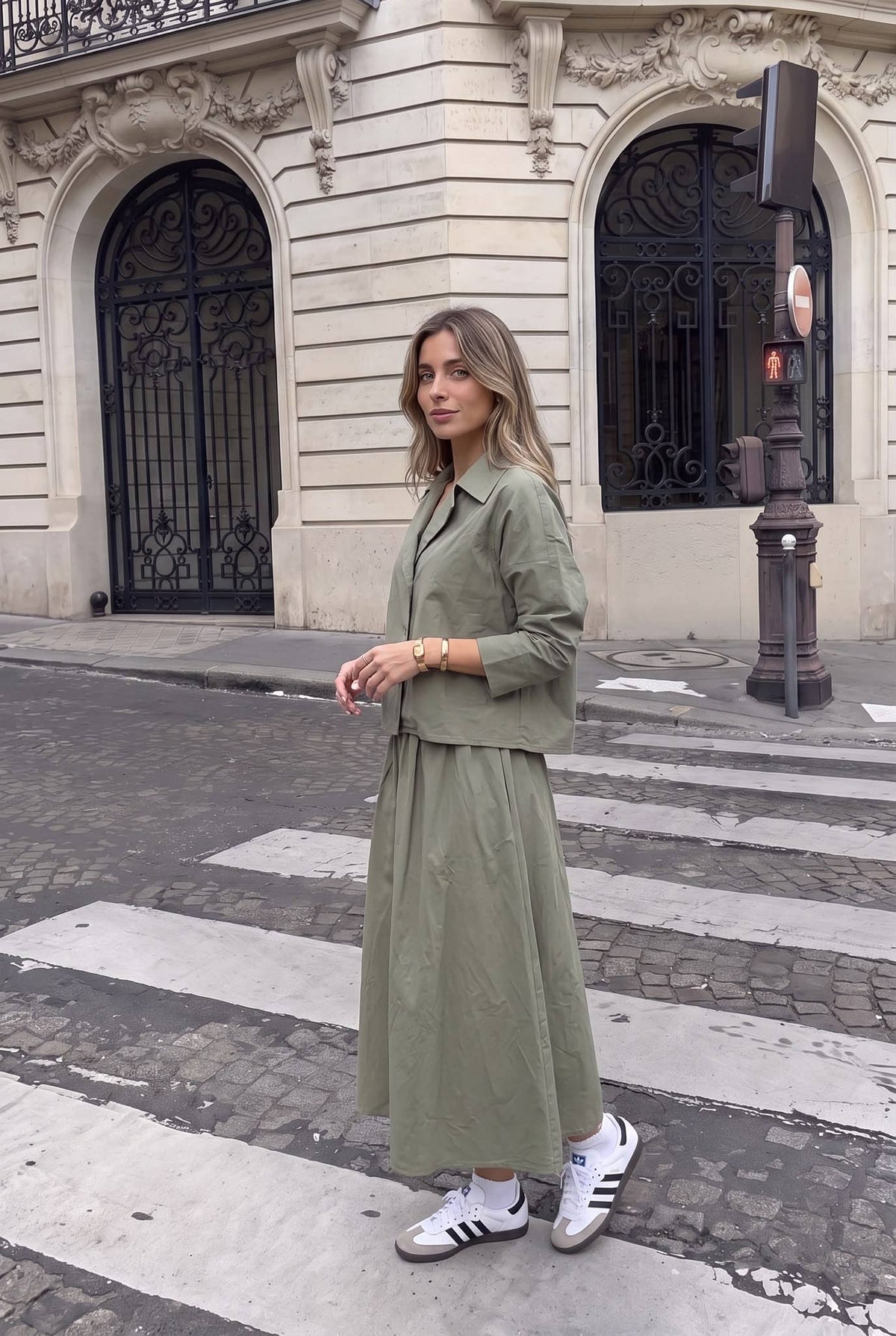 Chemise Popeline Portée Avec La Jupe10289 Vendu Séparément