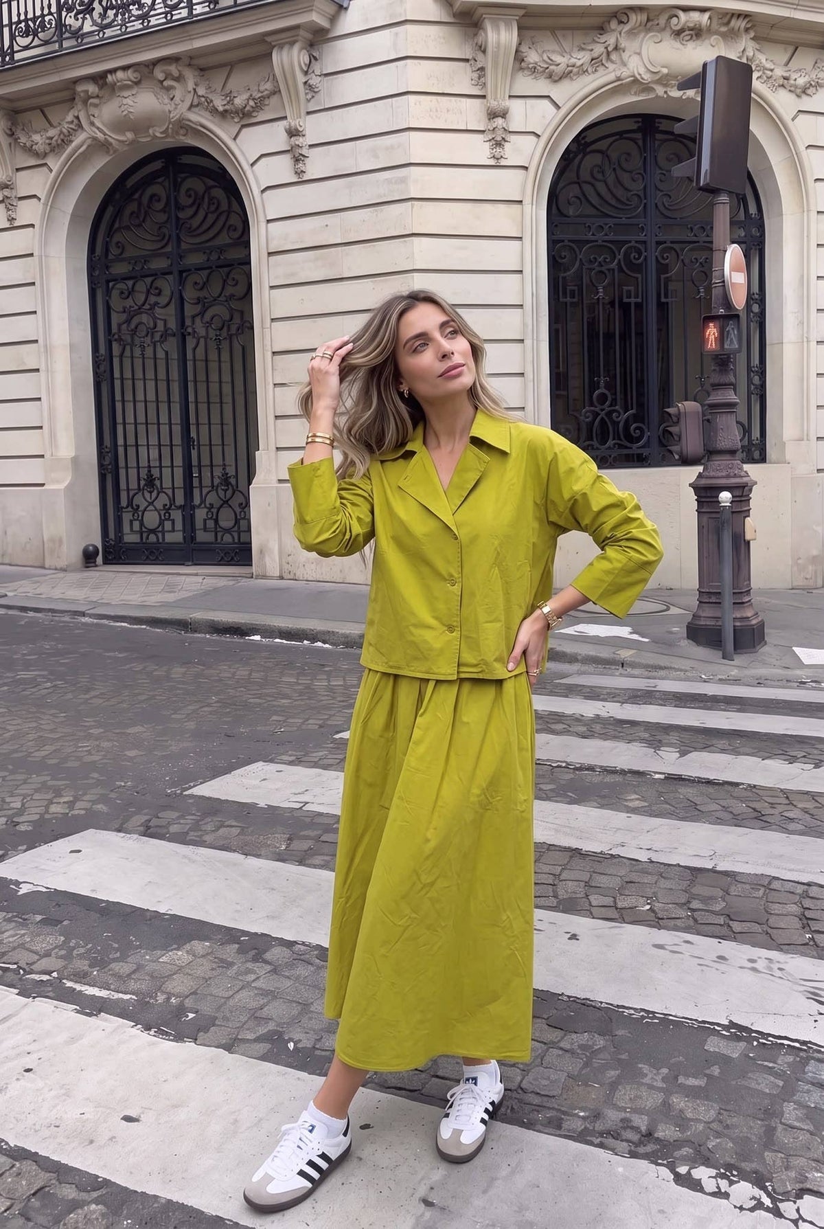 Chemise Popeline Portée Avec La Jupe10289 Vendu Séparément