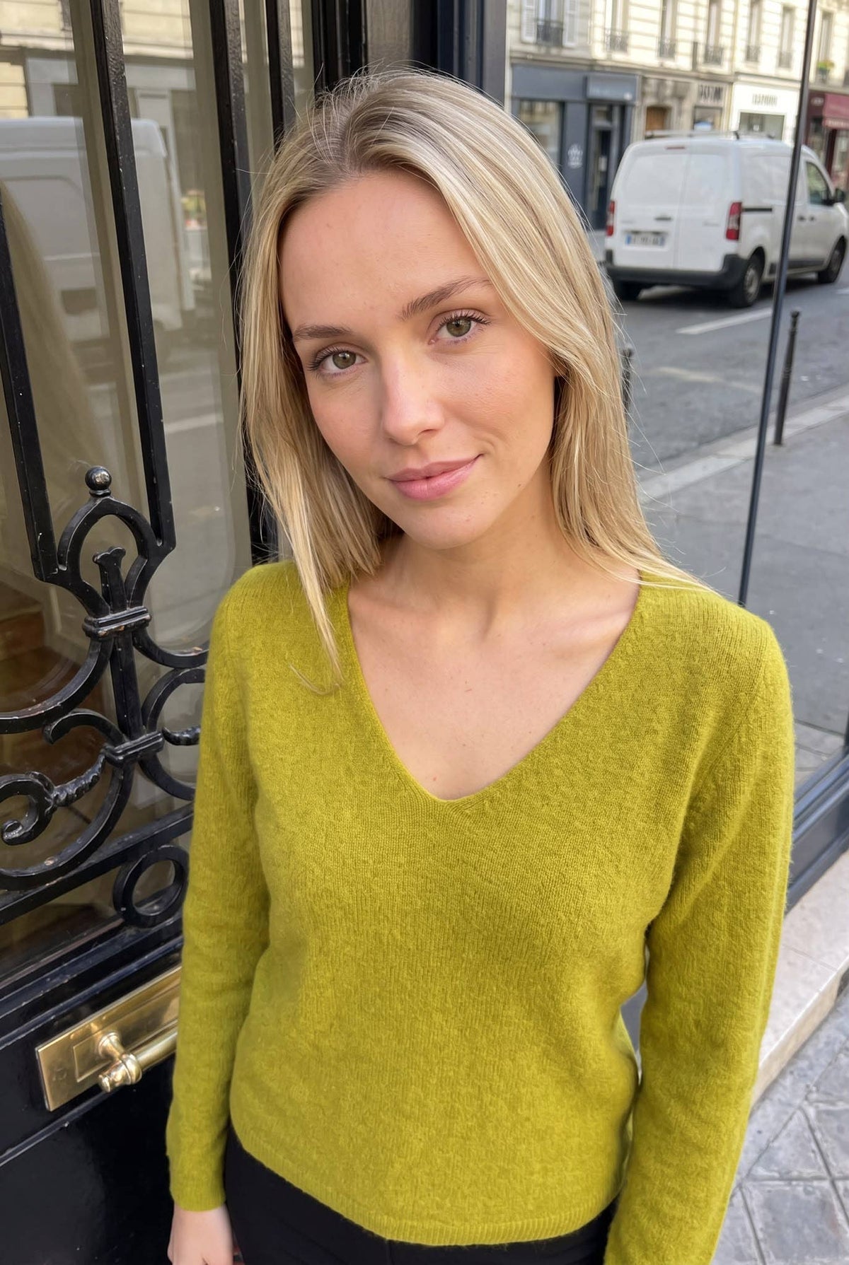 Pull Acrylique Manche Longue Col V - INCERTAINES